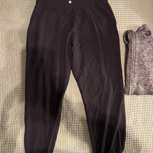 Align Joggers - Picture 1 of 5